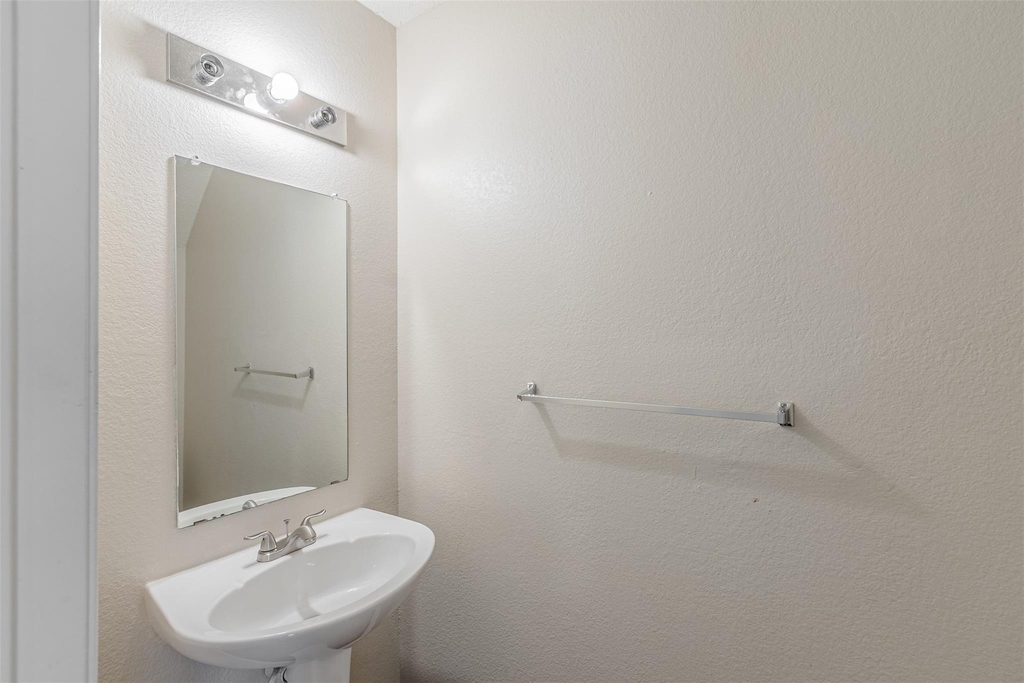 8749 Hunters Trail - Photo 6