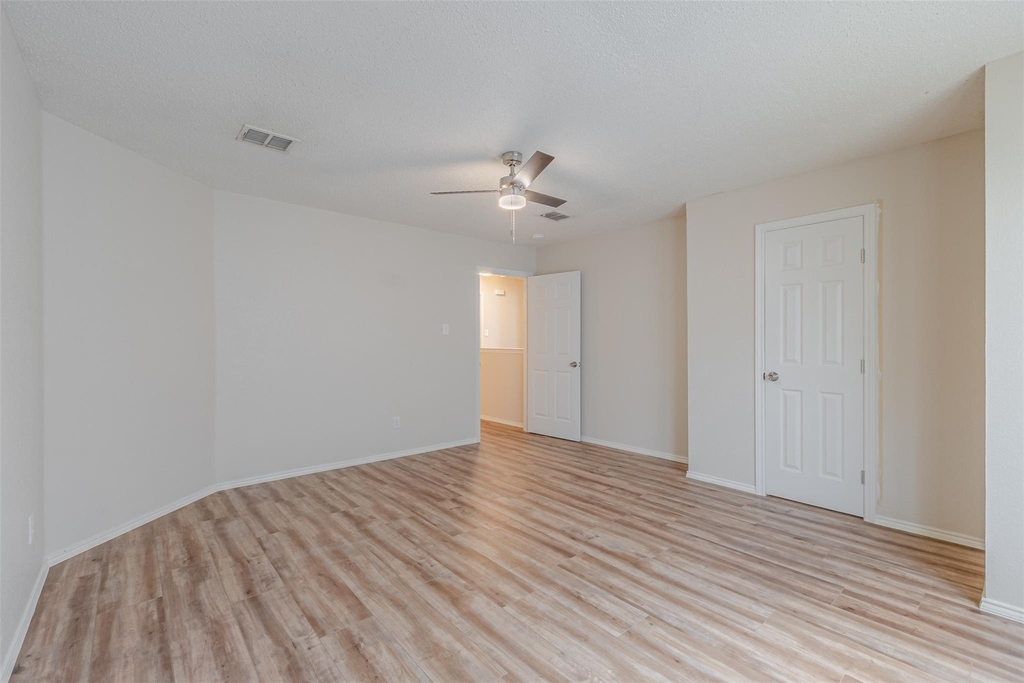 8749 Hunters Trail - Photo 19