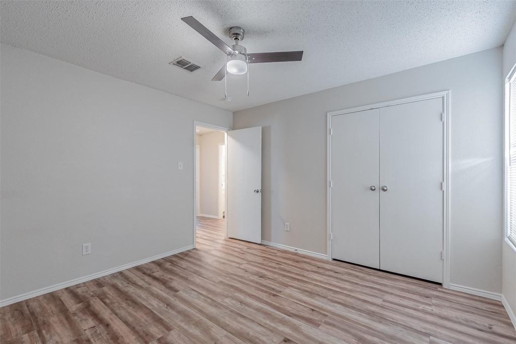 8749 Hunters Trail - Photo 14