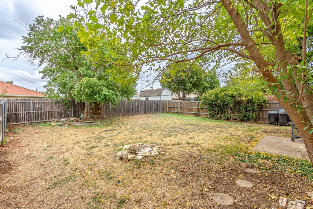8749 Hunters Trail - Photo 25