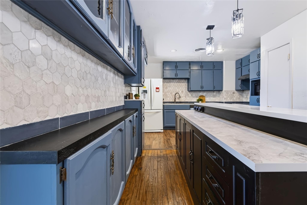 732 Hurstview Drive - Photo 11