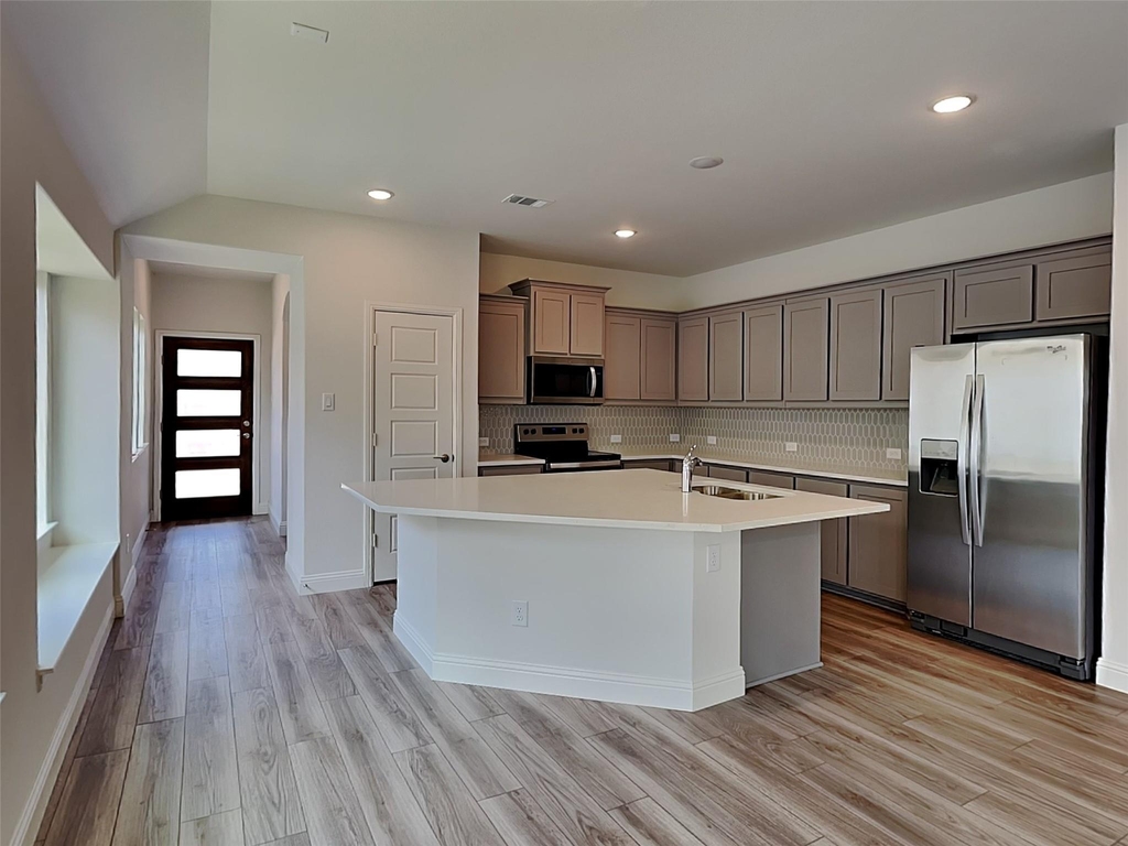 925 King Street - Photo 1