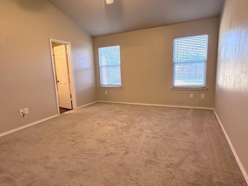 9220 Lenox Drive - Photo 10
