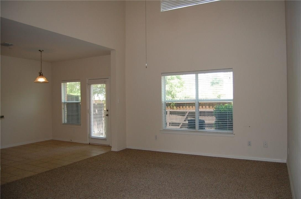 8734 Manhattan Avenue - Photo 3