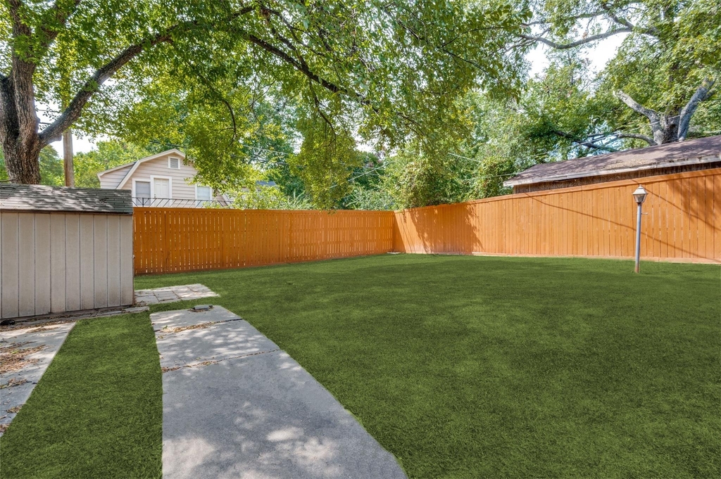 219 S Briscoe Boulevard - Photo 33