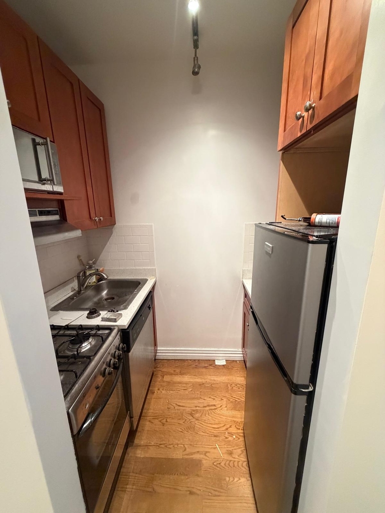 East 83rd Street - Photo 0