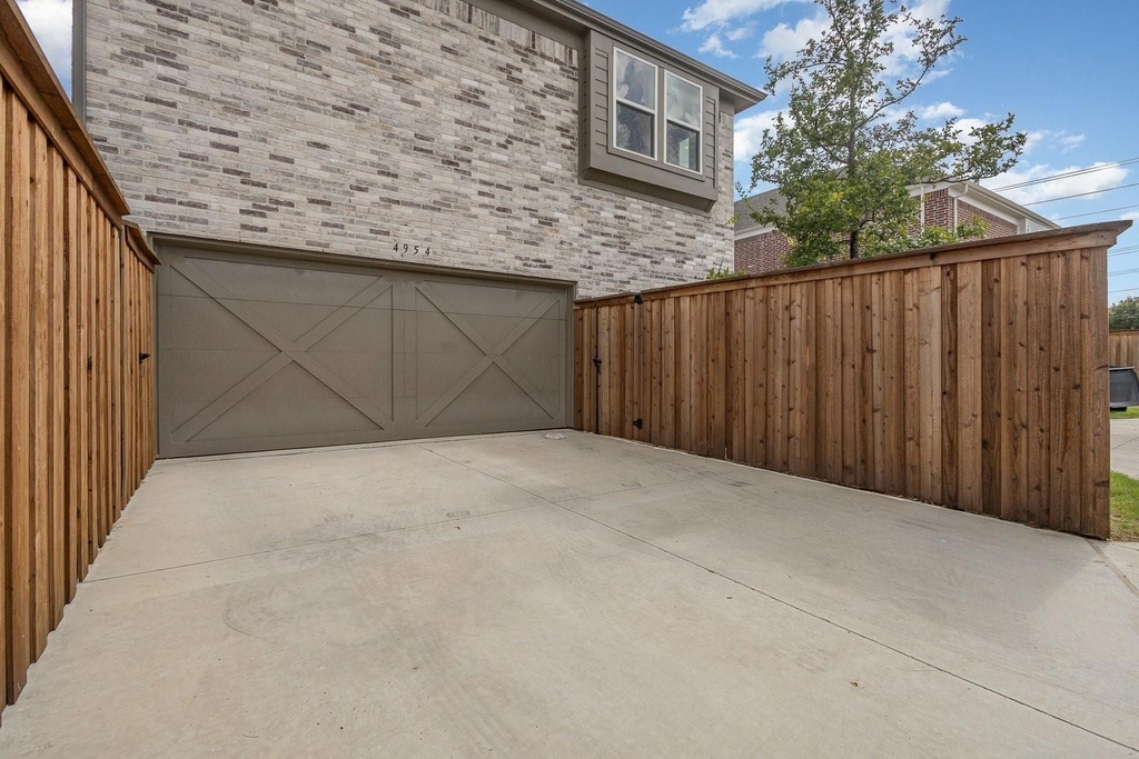 4954 Daybreak Drive - Photo 34