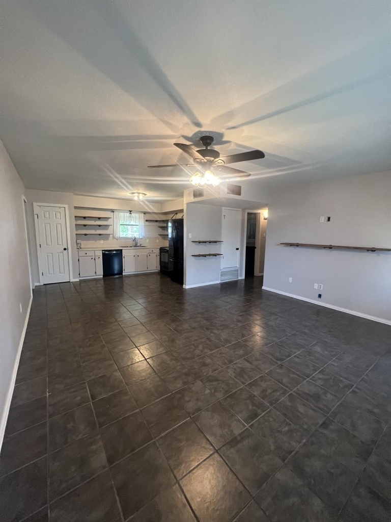 2036 Lisa Circle - Photo 2