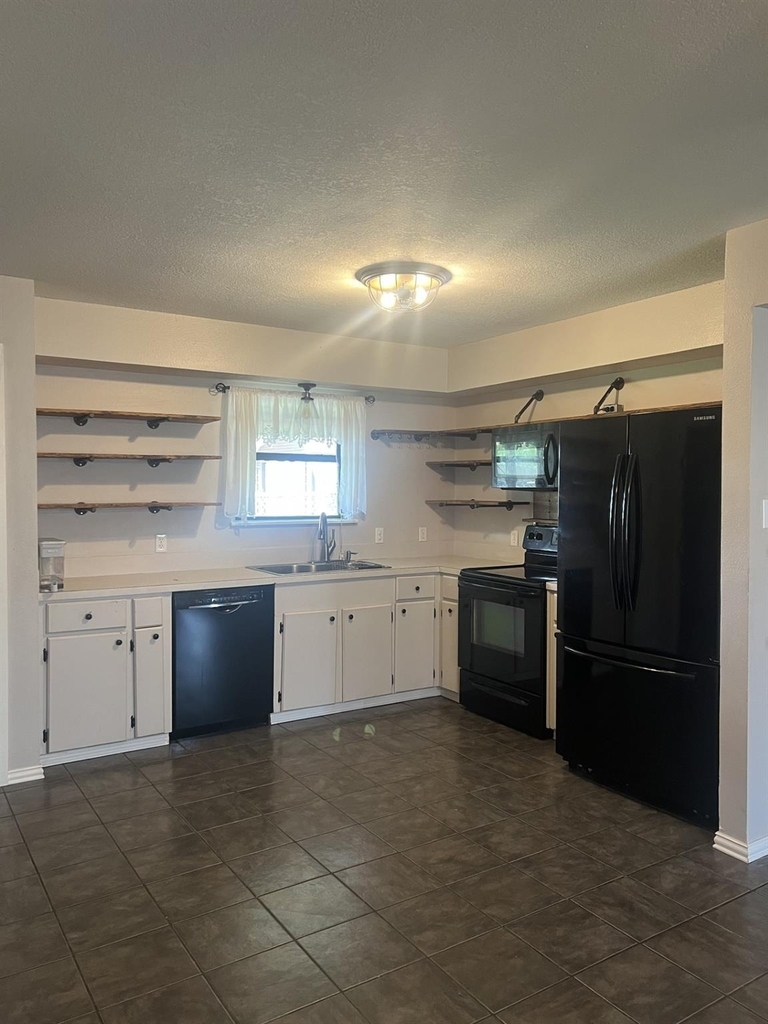 2036 Lisa Circle - Photo 1
