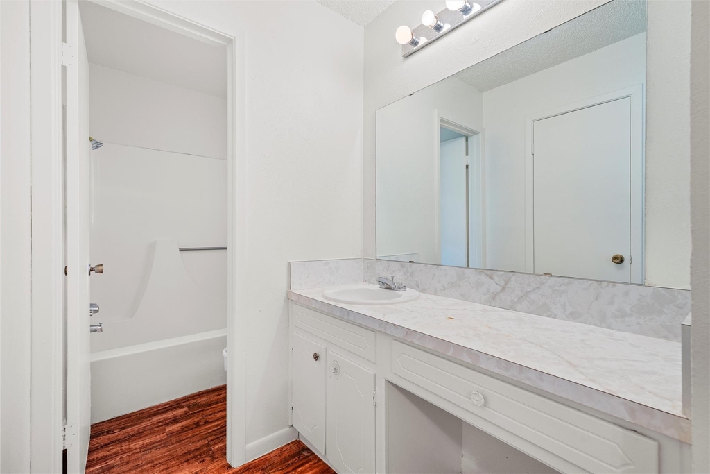 236 E Cunningham Avenue - Photo 12