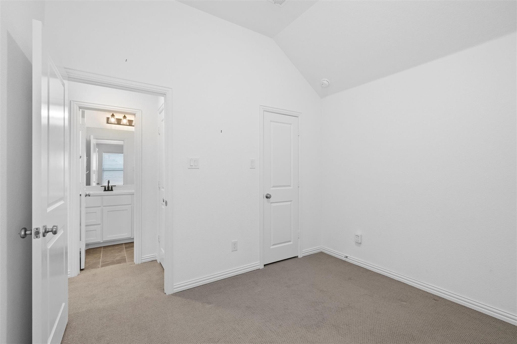 14220 Greenside Drive - Photo 32