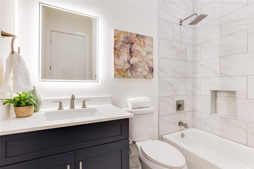 1902 N Carroll Avenue - Photo 18