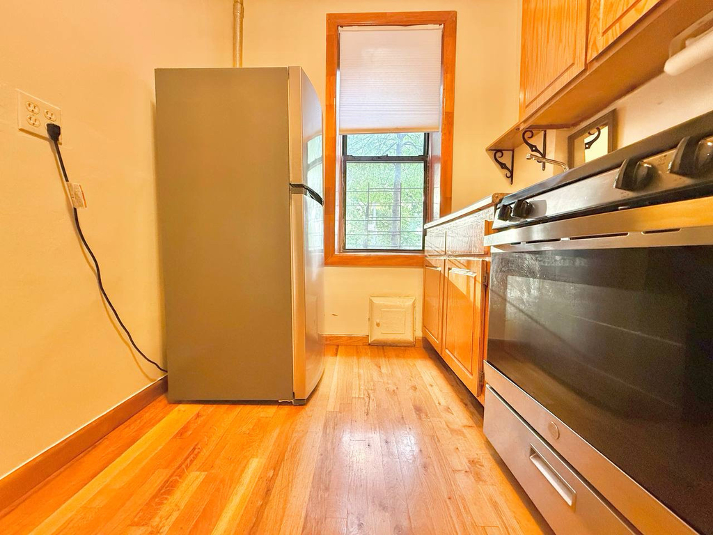 322 Rodney Street - Photo 3