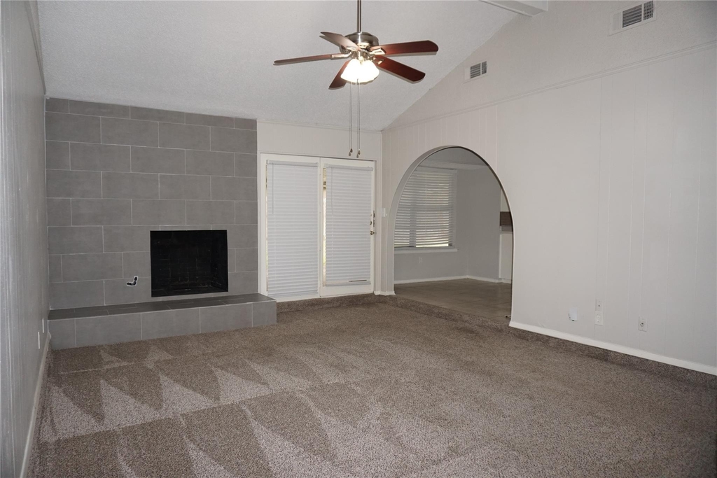 2308 Warwick Court - Photo 2