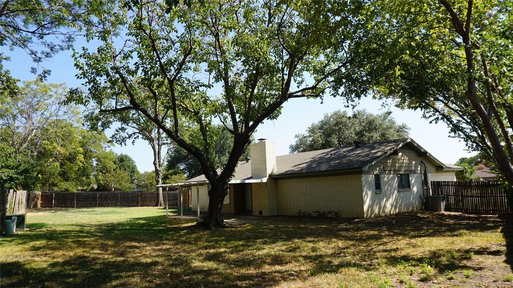 2308 Warwick Court - Photo 19