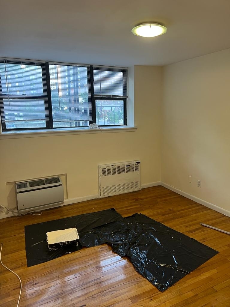 East 36th Street - Photo 2