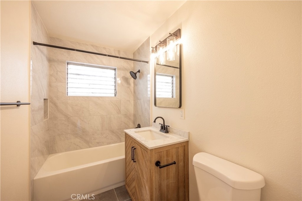 115 N Walnuthaven Drive - Photo 1