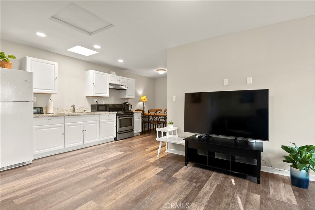 217 E Carroll Avenue - Photo 10