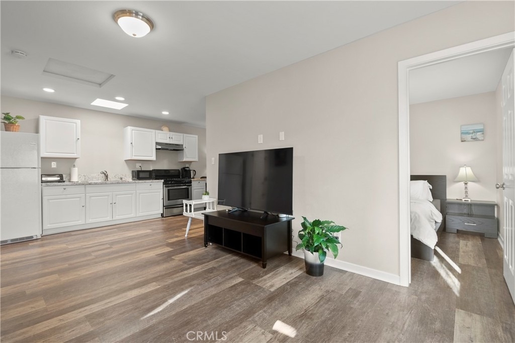 217 E Carroll Avenue - Photo 3