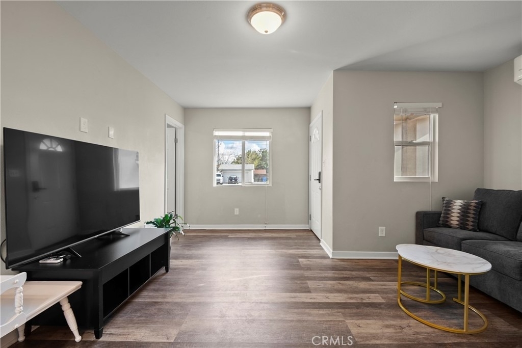 217 E Carroll Avenue - Photo 6