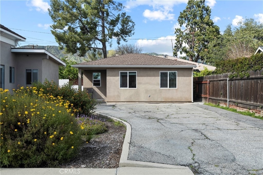 217 E Carroll Avenue - Photo 0