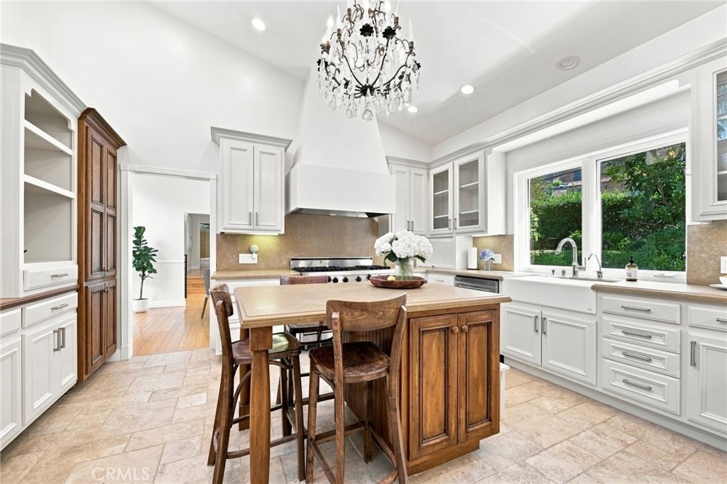 3635 Serra Road - Photo 10