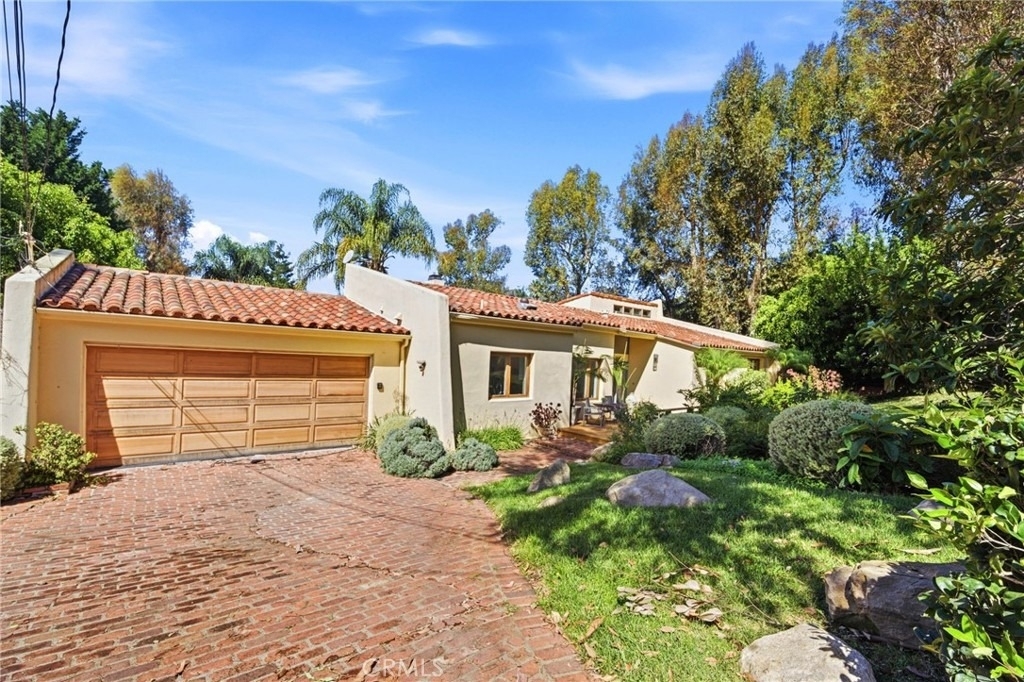 3635 Serra Road - Photo 0