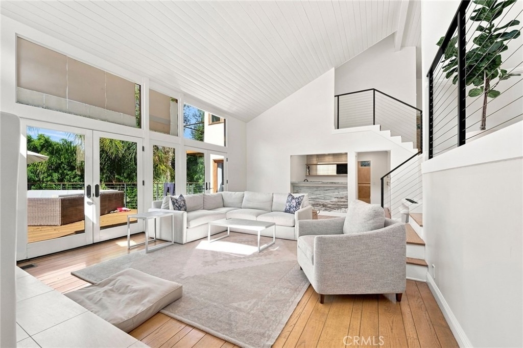 3635 Serra Road - Photo 4