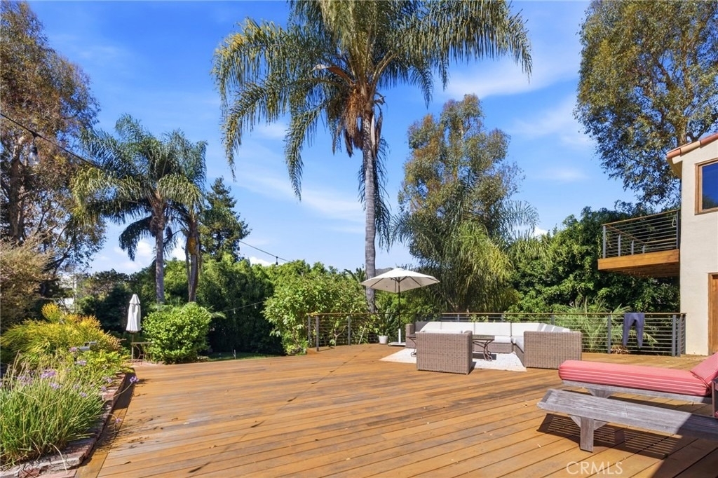 3635 Serra Road - Photo 32