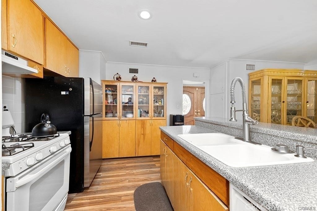 23021 Saticoy - Photo 3