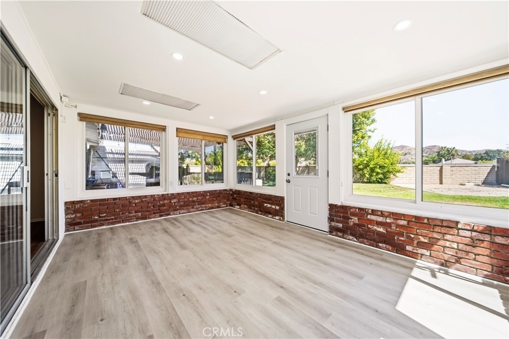 27546 Evron Avenue - Photo 39