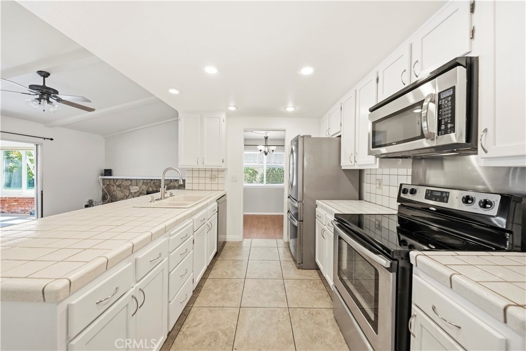 27546 Evron Avenue - Photo 15