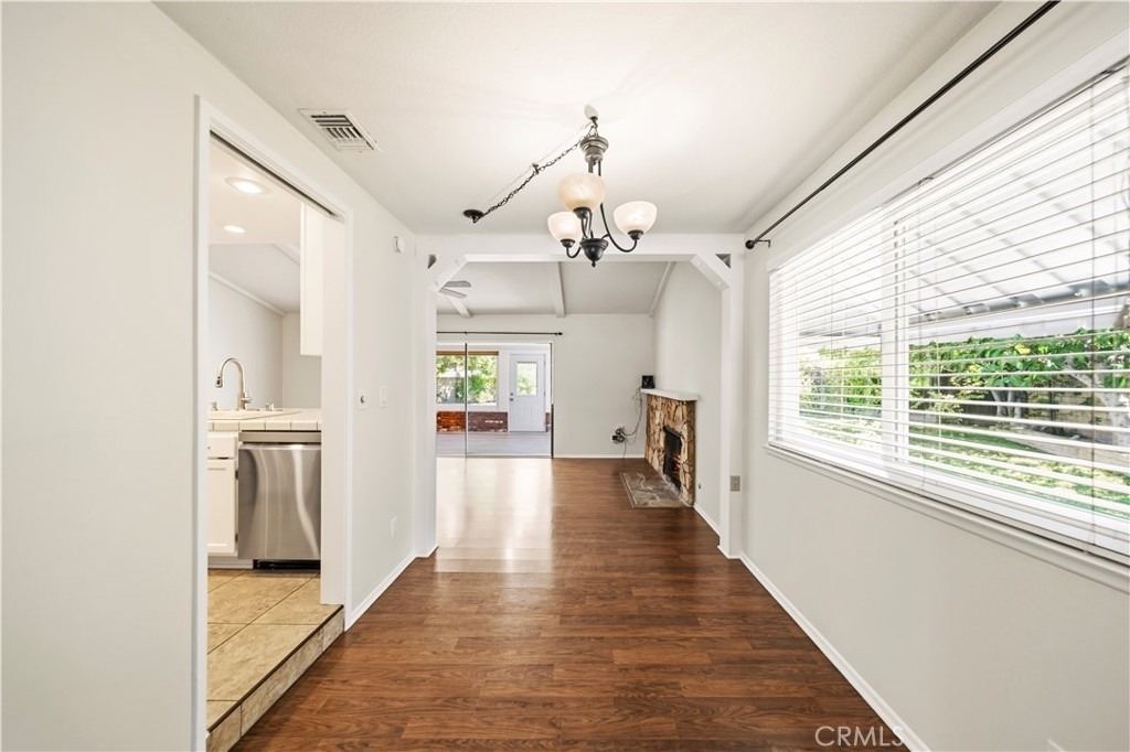 27546 Evron Avenue - Photo 12