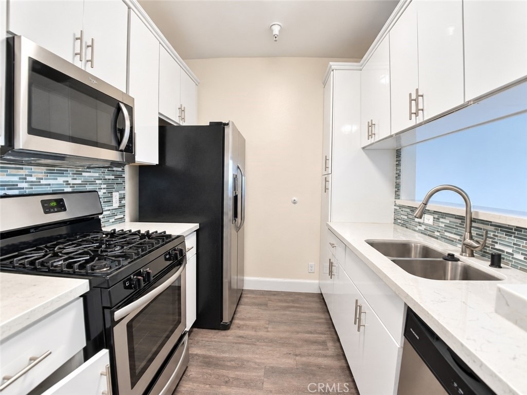 11657 Oxnard Street - Photo 13