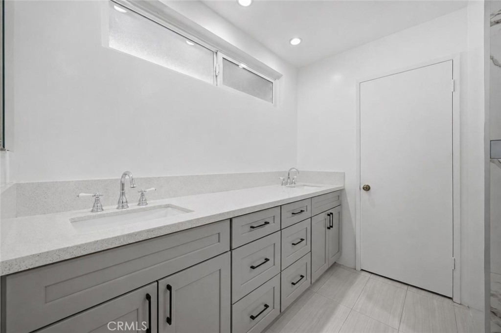 18930 Cantara Street - Photo 11