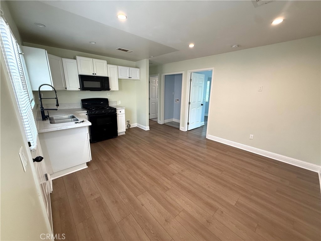 1334 W 65th Street - Photo 2
