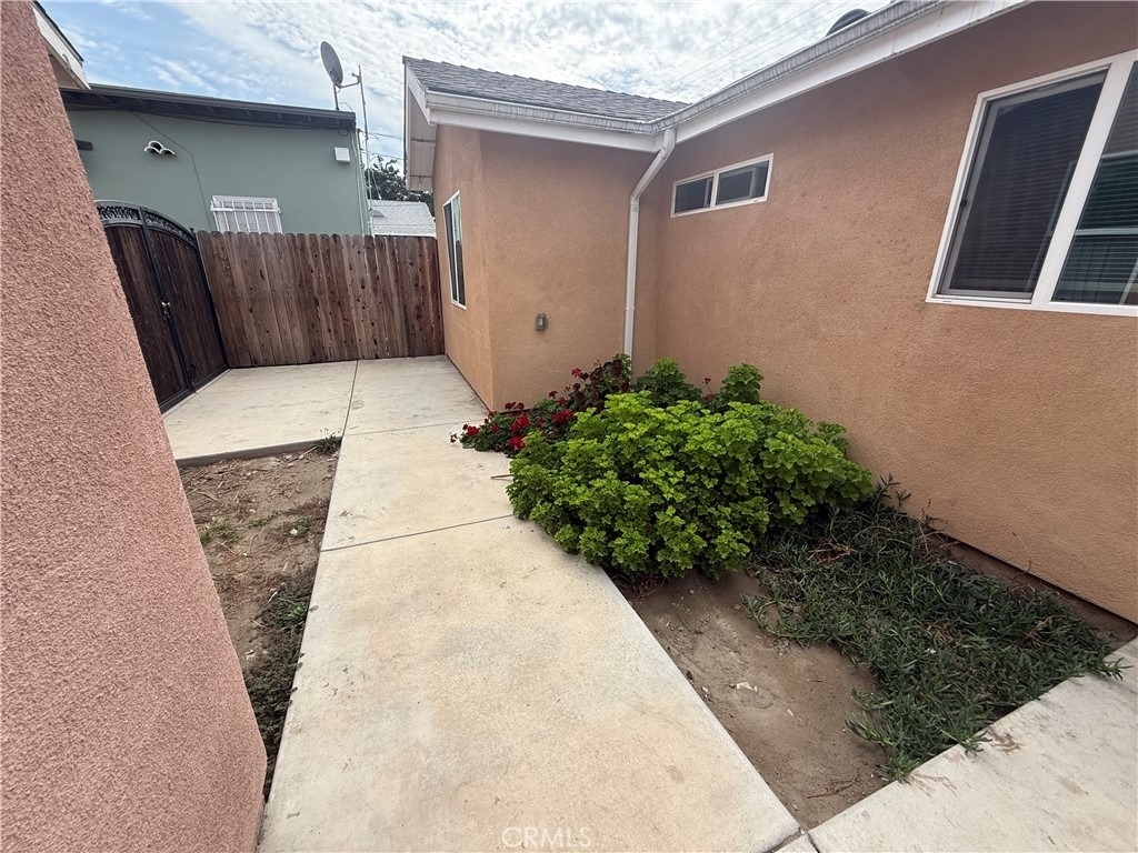 1334 W 65th Street - Photo 18