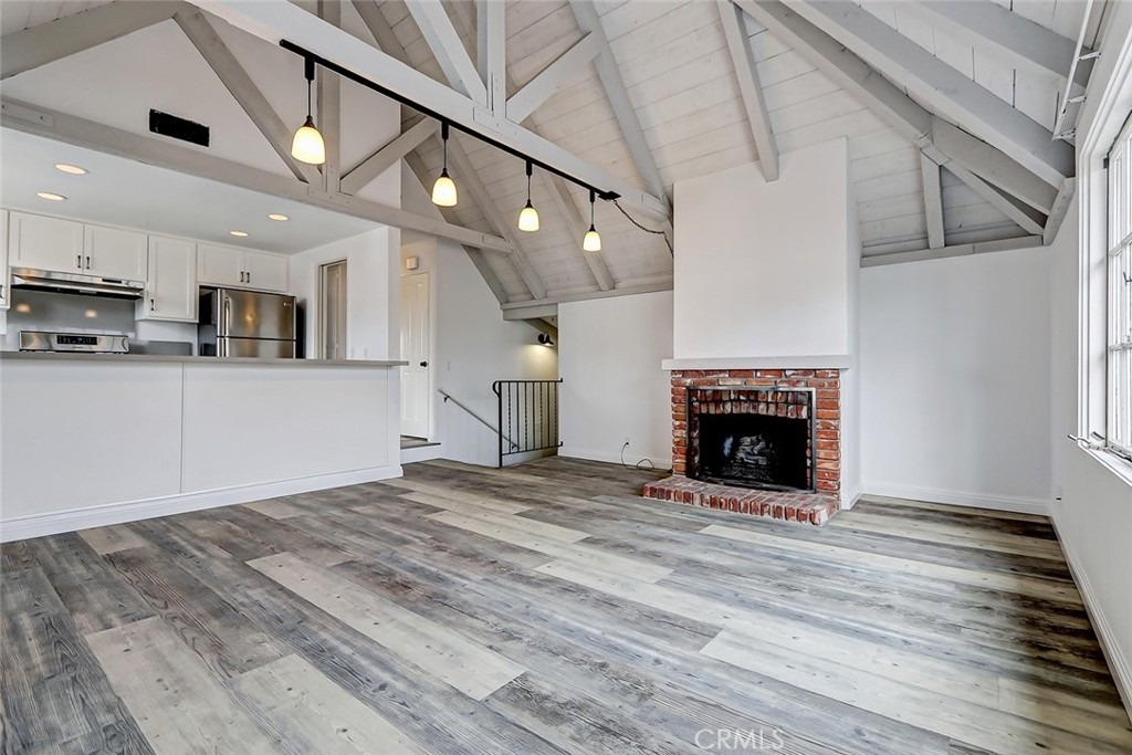 2050 Loma Drive - Photo 2