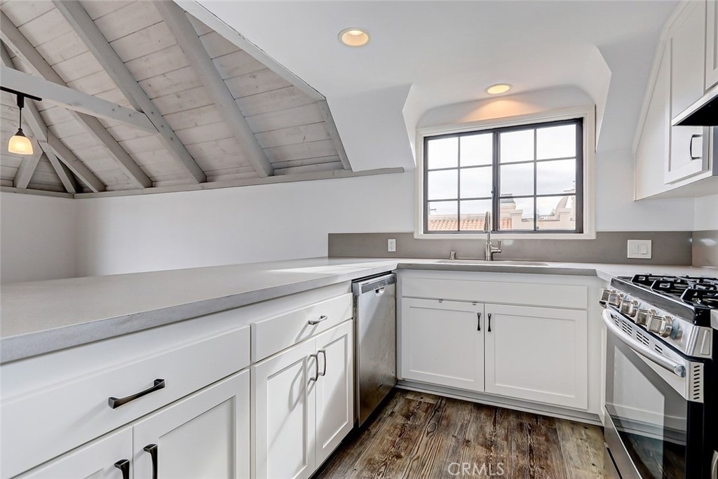 2050 Loma Drive - Photo 10
