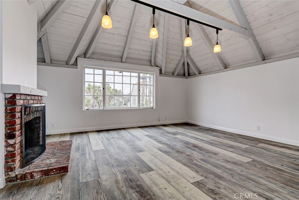2050 Loma Drive - Photo 3