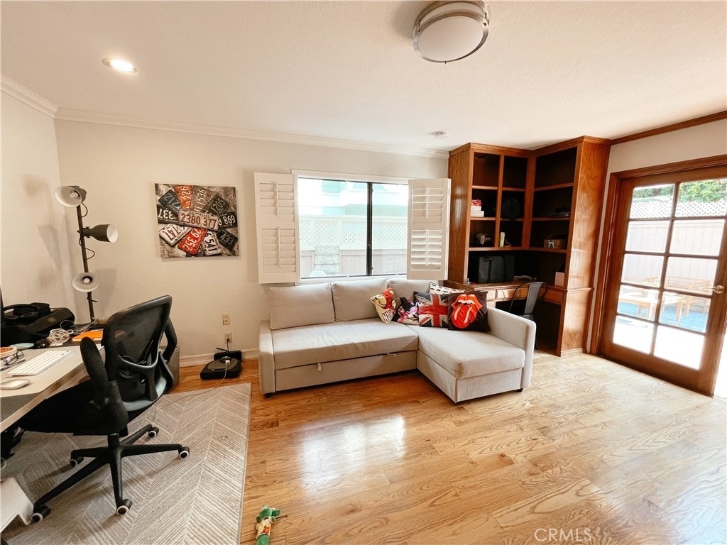2200 Graham - Photo 4