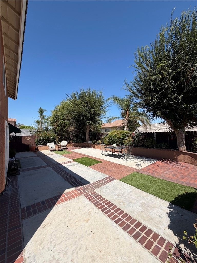 1839 Majestic Dr. - Photo 2