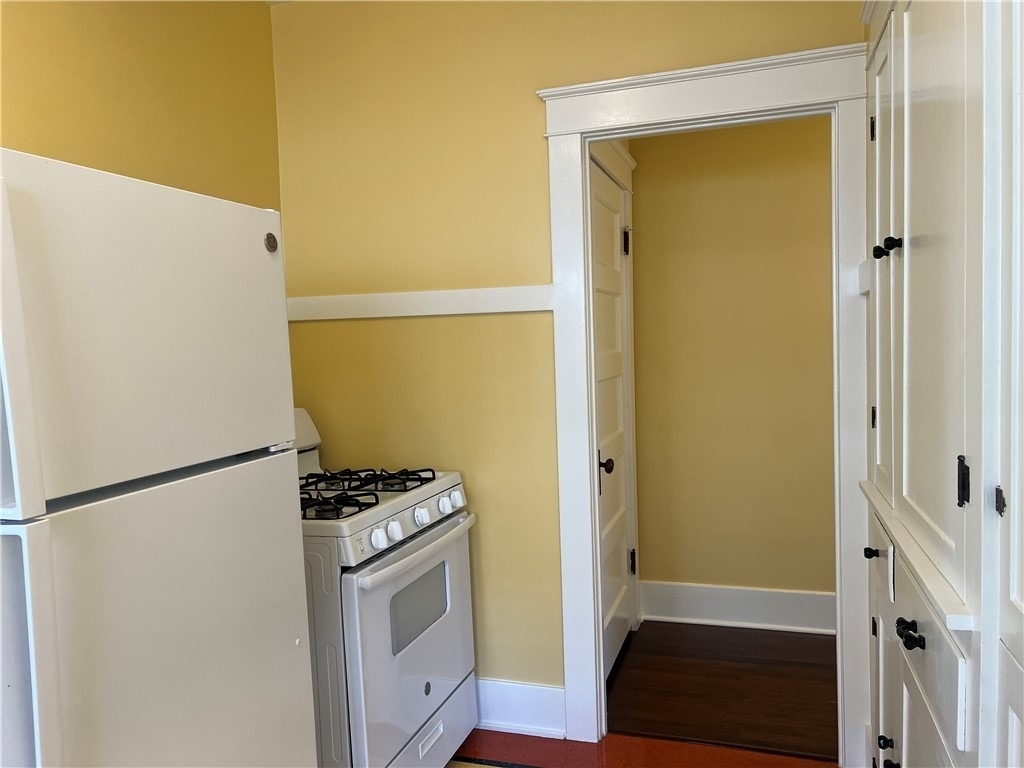 1126 W Center Street - Photo 9