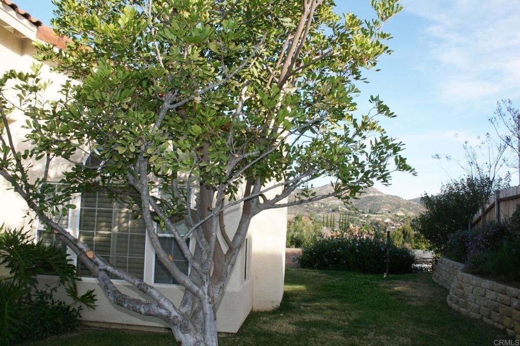 1595 Zephyr Ave - Photo 2