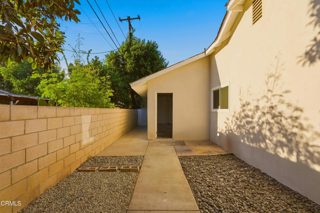 1379 Glen Avenue - Photo 23