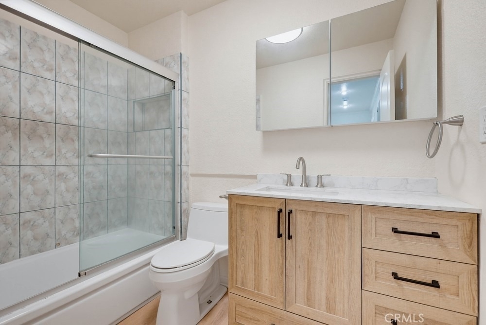 1010 Valencia Street - Photo 29