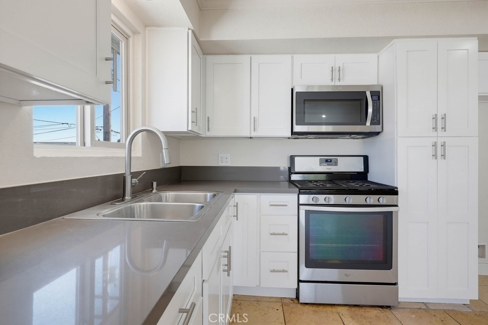 1010 Valencia Street - Photo 12
