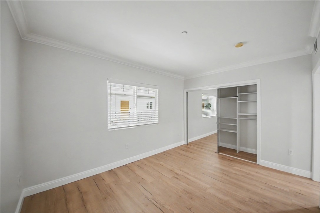 1878 Greenfield Avenue - Photo 24