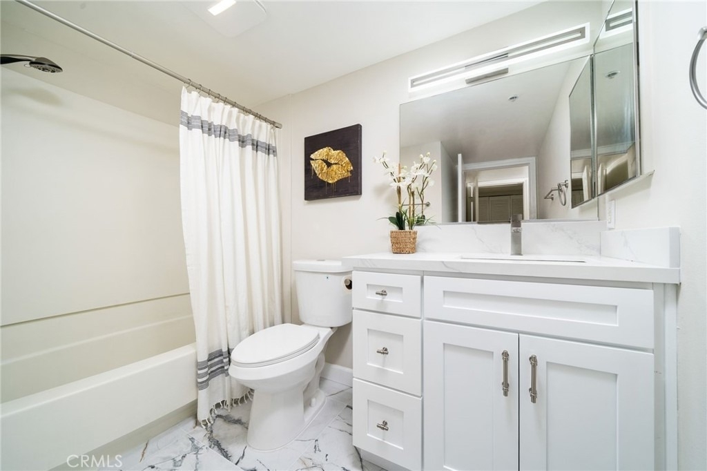 4760 Templeton Street - Photo 8