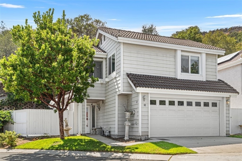 32 La Costa Court - Photo 0
